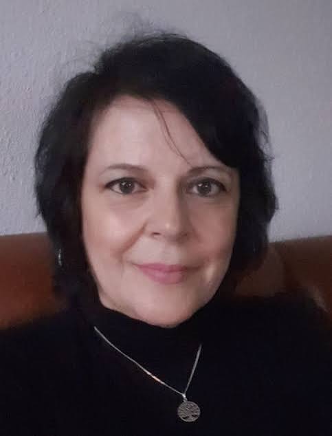 Carla Fernández - Compradora de Facebook